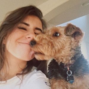 Meet your Posher, Roxanne